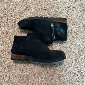 Sorel black ankle boots size 9